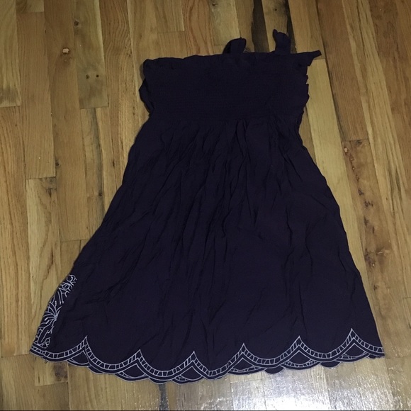 Cute Embroidered Summer Dress - Picture 2 of 5